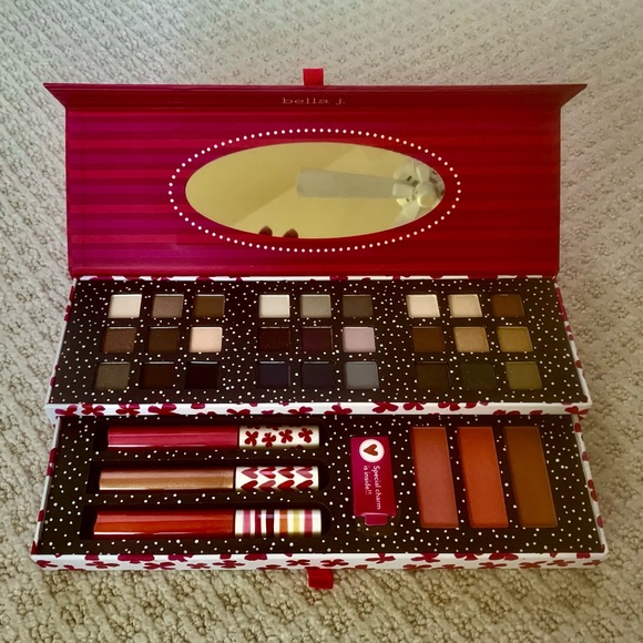 Make-Up Box - Picture 2 of 6